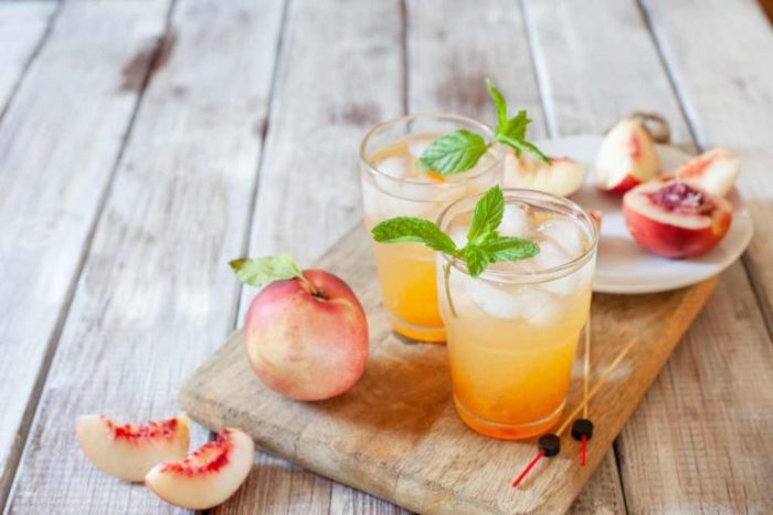 Applebee's white peach sangria recipe